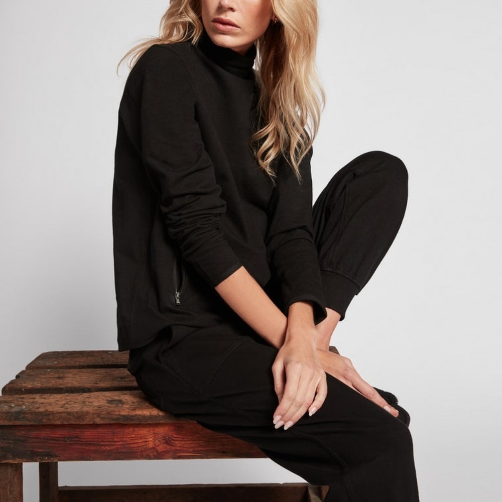 NWT STANDARD JAMES PERSE BLACK MOCK TURTLENECK SWEATER